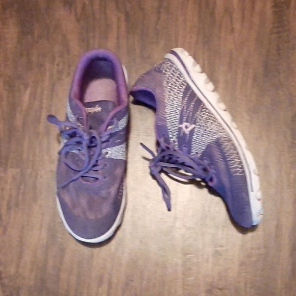 propet women's walking shoes